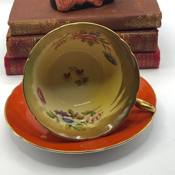 1945-1966 Shelley Fine Bone China Teacup & Saucer, Pedestal, Orange - Picture 5 of 10